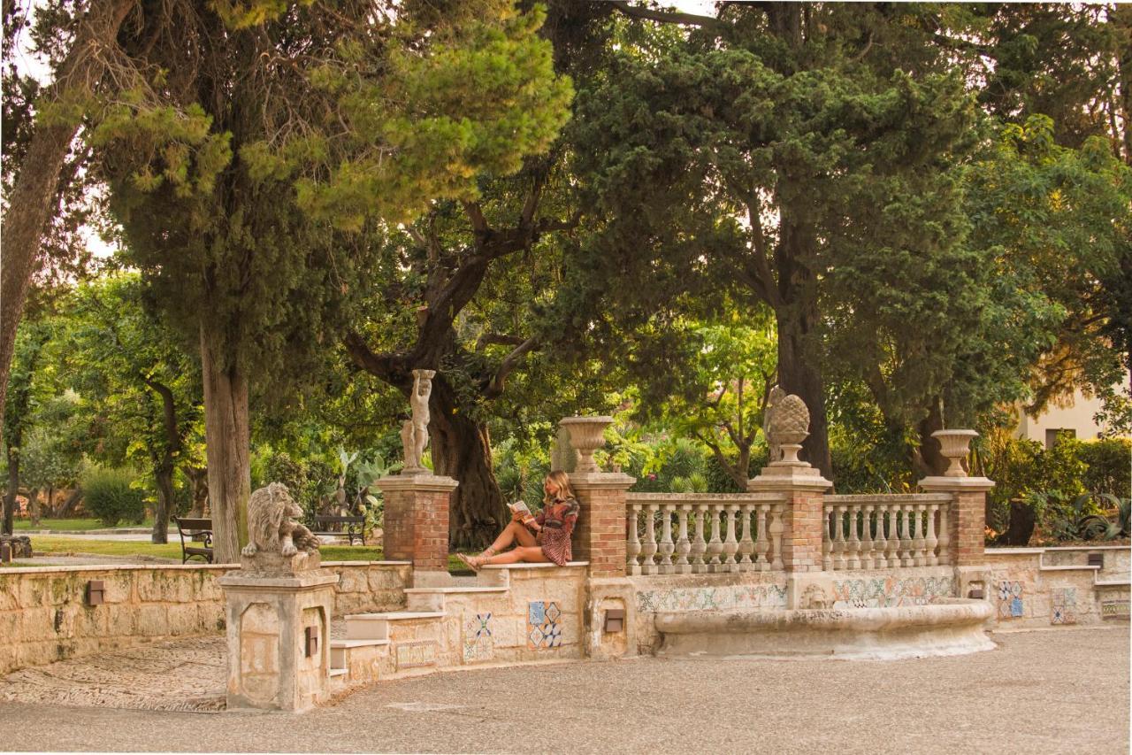 Mercure Villa Romanazzi Carducci Bari Bagian luar foto